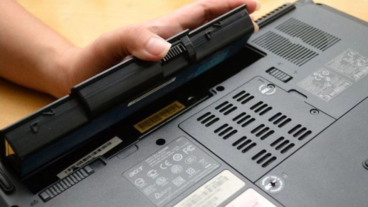 Hướng dẫn cách tháo pin laptop Dell đơn giản tại nhà