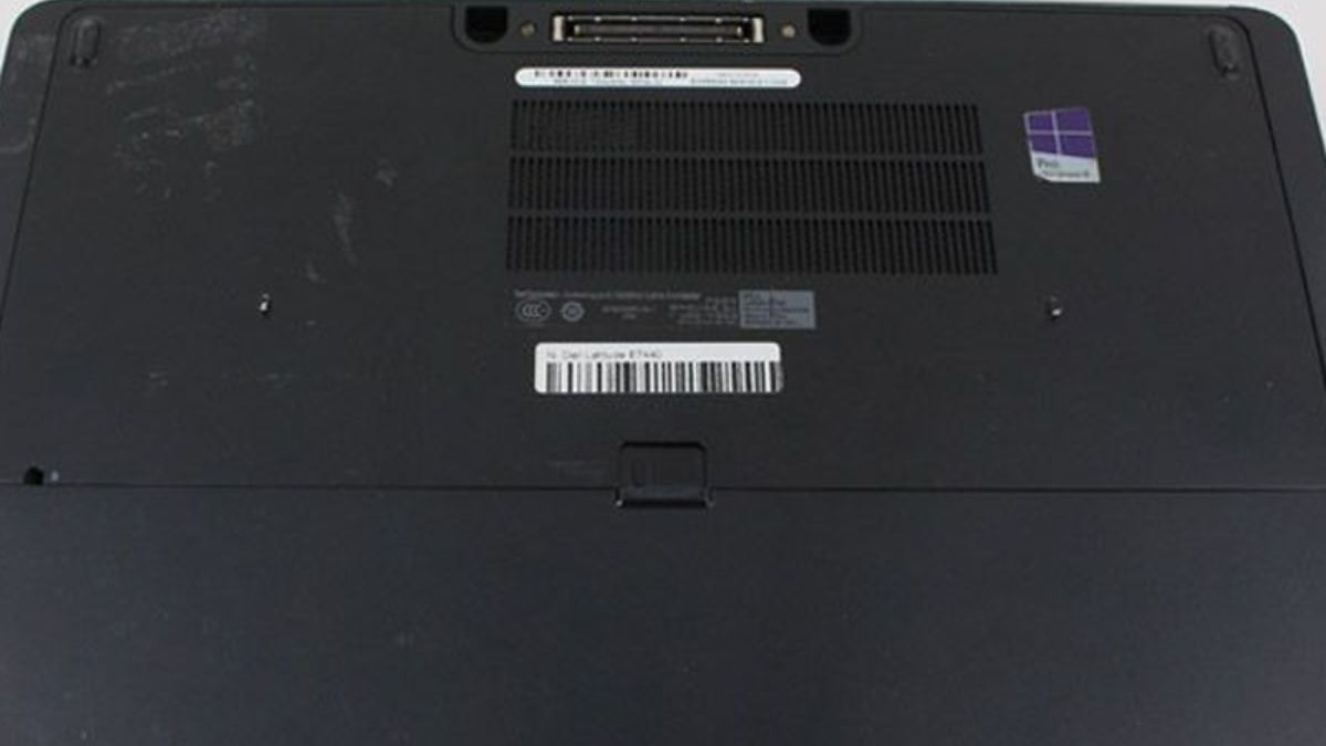 Hướng dẫn cách tháo pin trên laptop Dell pin rời - Đối với laptop Dell có 1 thanh gạt - Bước 1