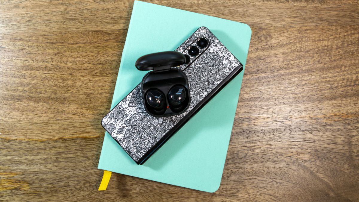 Kiểm tra dung lượng pin điện thoại Samsung trước khi sạc