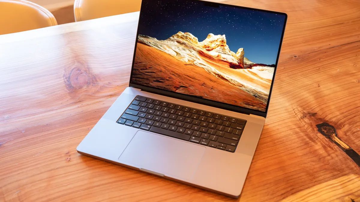 Mua MacBook CTO ở đâu?