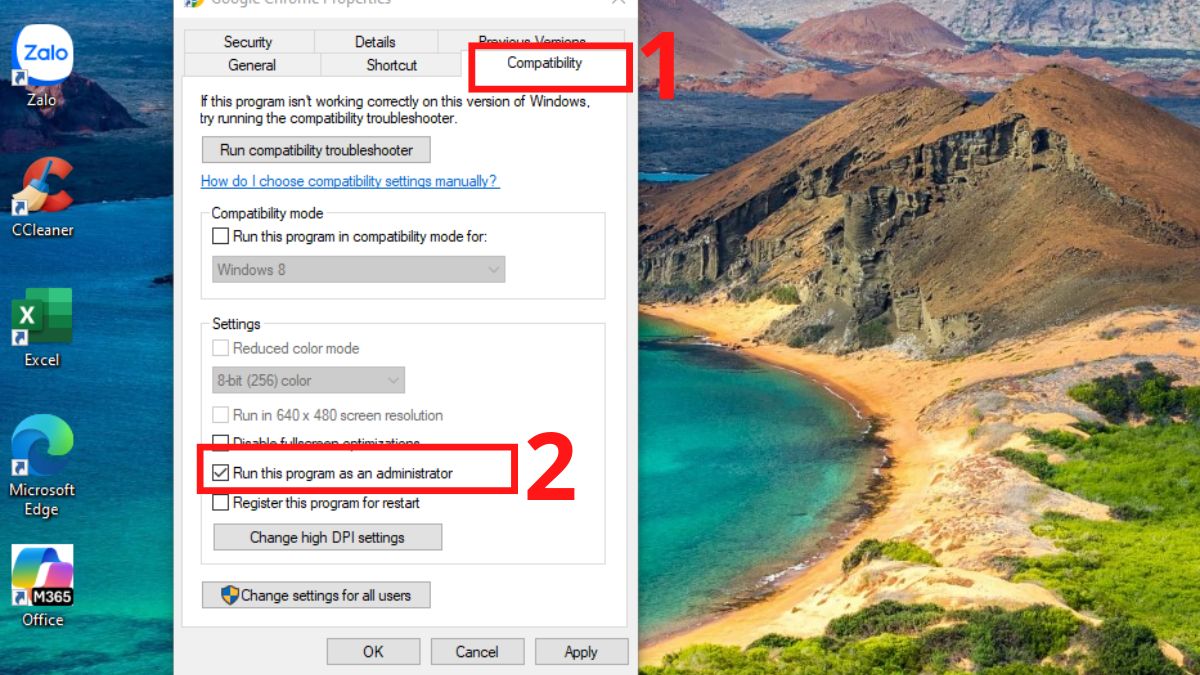 Chọn tab Compatibility, sau đó tích chọn vào ô Run this program as an administrator