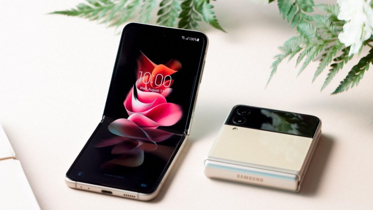 Samsung 2 mắt - Samsung Galaxy Z Flip3 5G nổi bật với kiểu dáng gập và camera kép đa năng