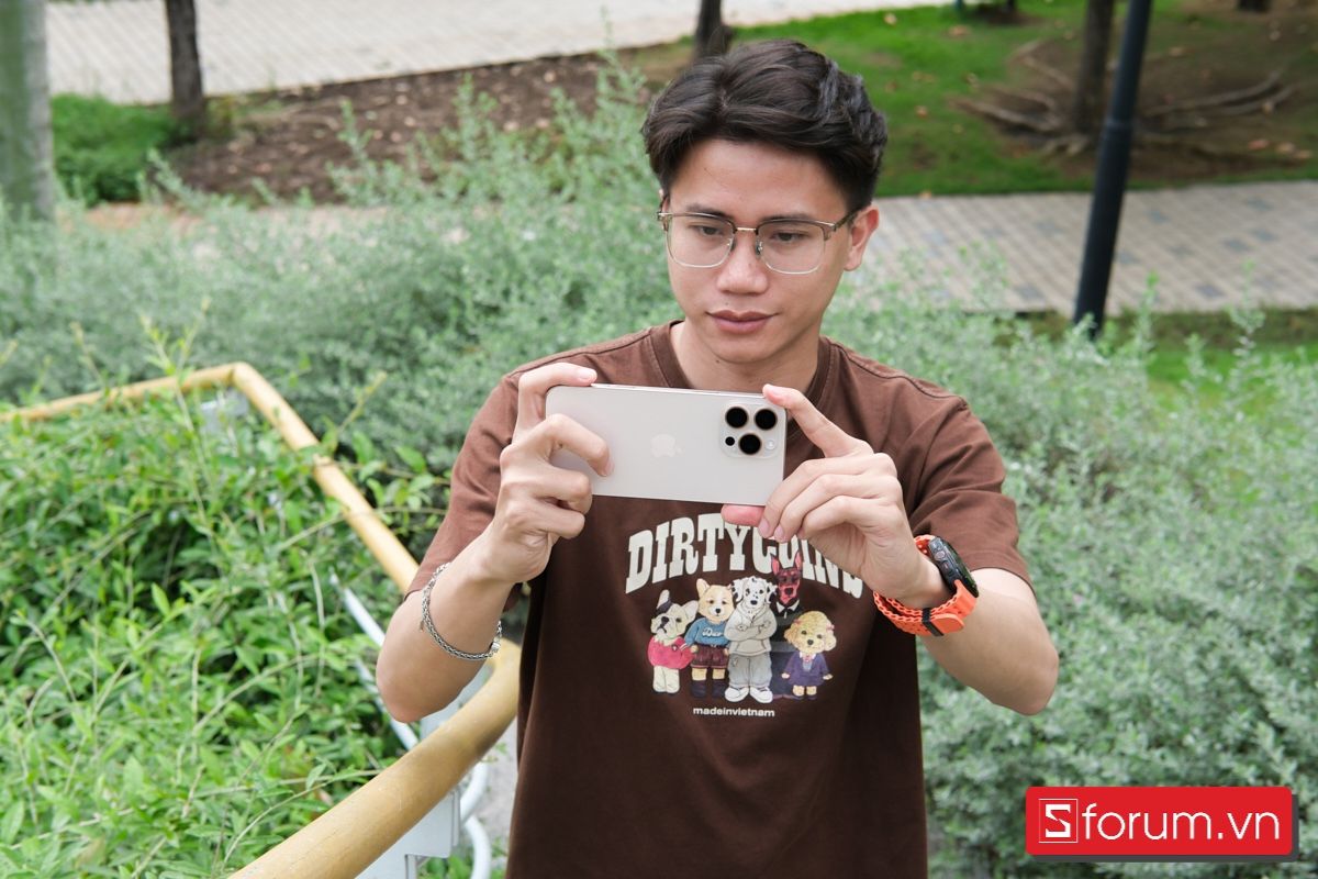 Ảnh thực tế iPhone 16 Pro Max màu sa mạc, ai nên mua iPhone 16 Pro Max màu sa mạc?