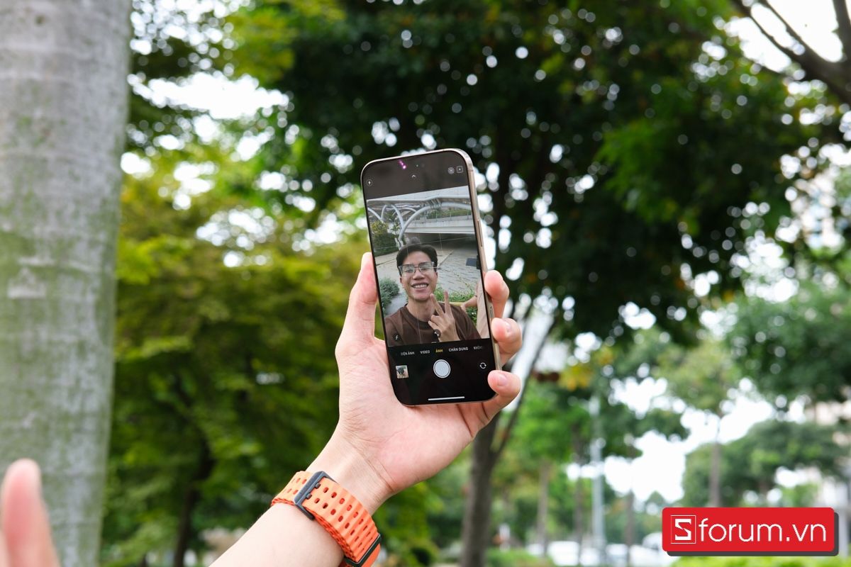 Có nên mua iPhone 16 Pro Max màu sa mạc ở thời điểm hiện tại?