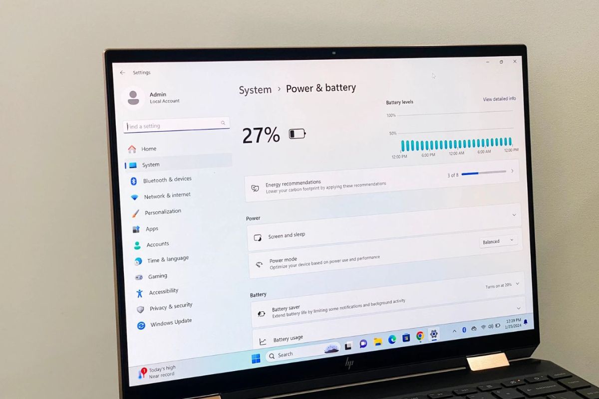 Vì sao nên kiểm tra pin laptop trước năm học mới?