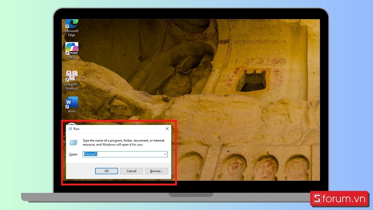 Bước 1: Nhấn tổ hợp phím Windows + R.