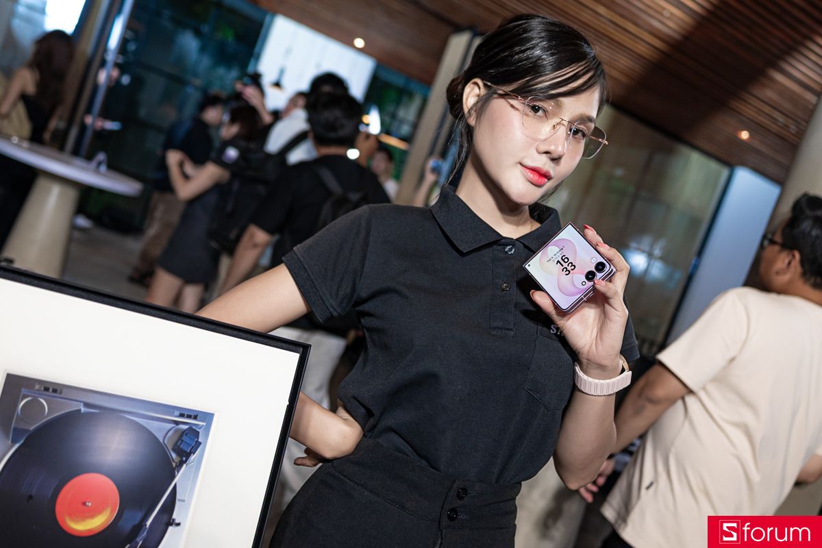 Chuẩn kháng nước IP48 trên Galaxy Z Flip 8 là gì?