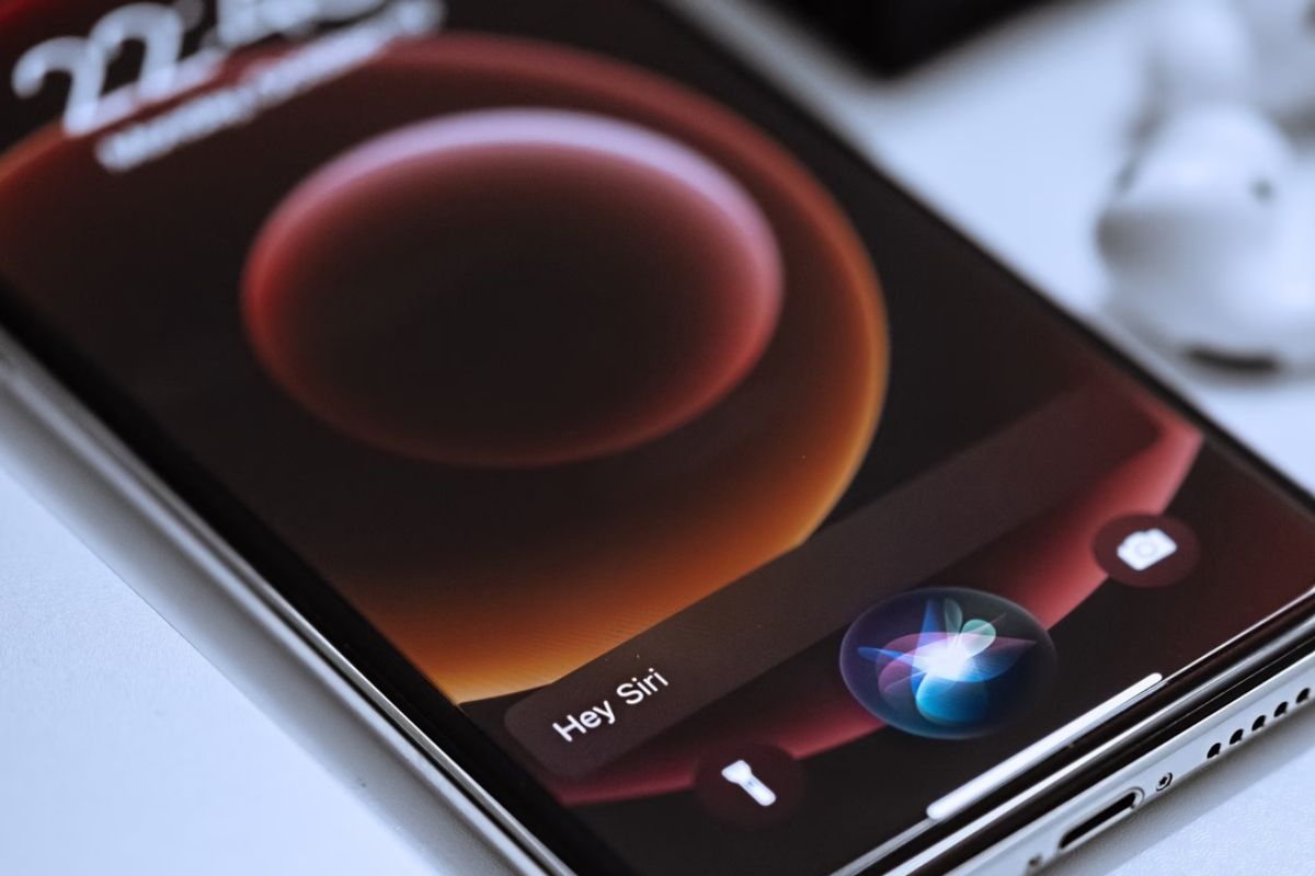 Sử dụng trợ lý ảo Siri