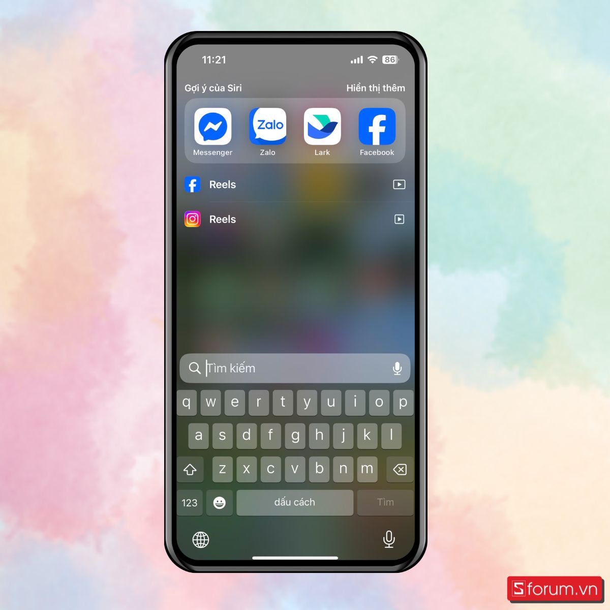 Bước 1: Vuốt xuống màn hình chính để mở thanh tìm kiếm trên iPhone.