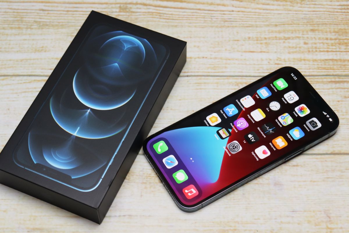 iPhone 12 Pro Max có tần số quét lên đến 60Hz
