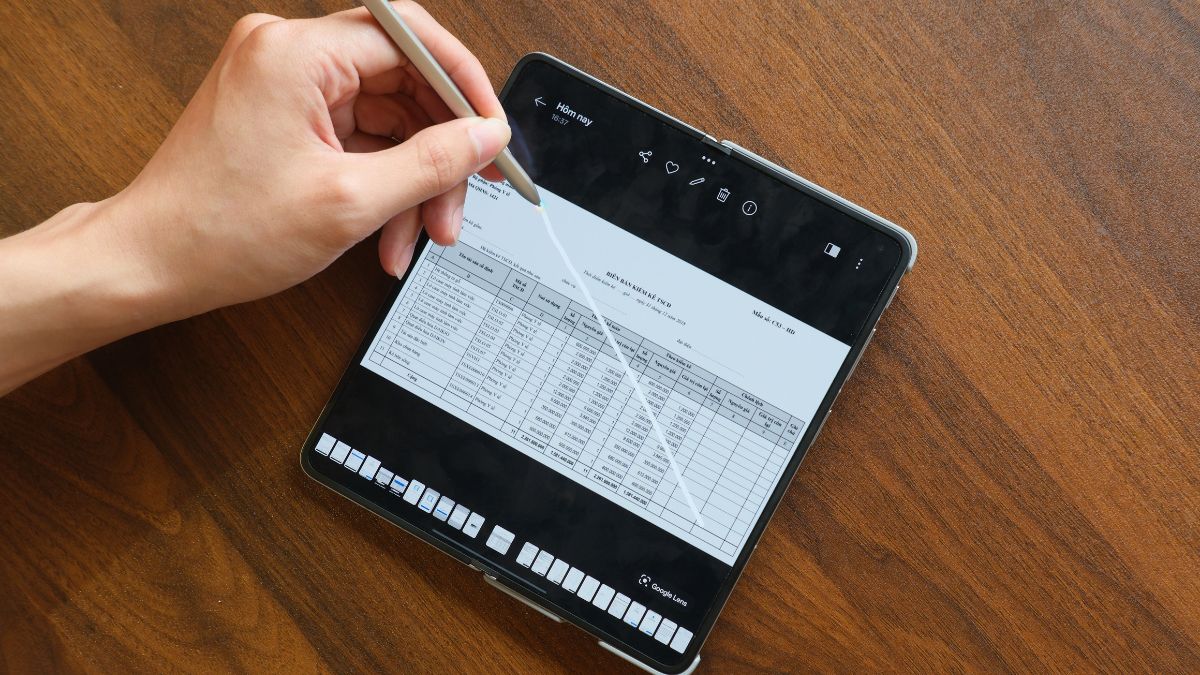 Bước 3: Dùng bút để chọn nội dung - Dùng bút để chọn phần nội dung cần xử lý.