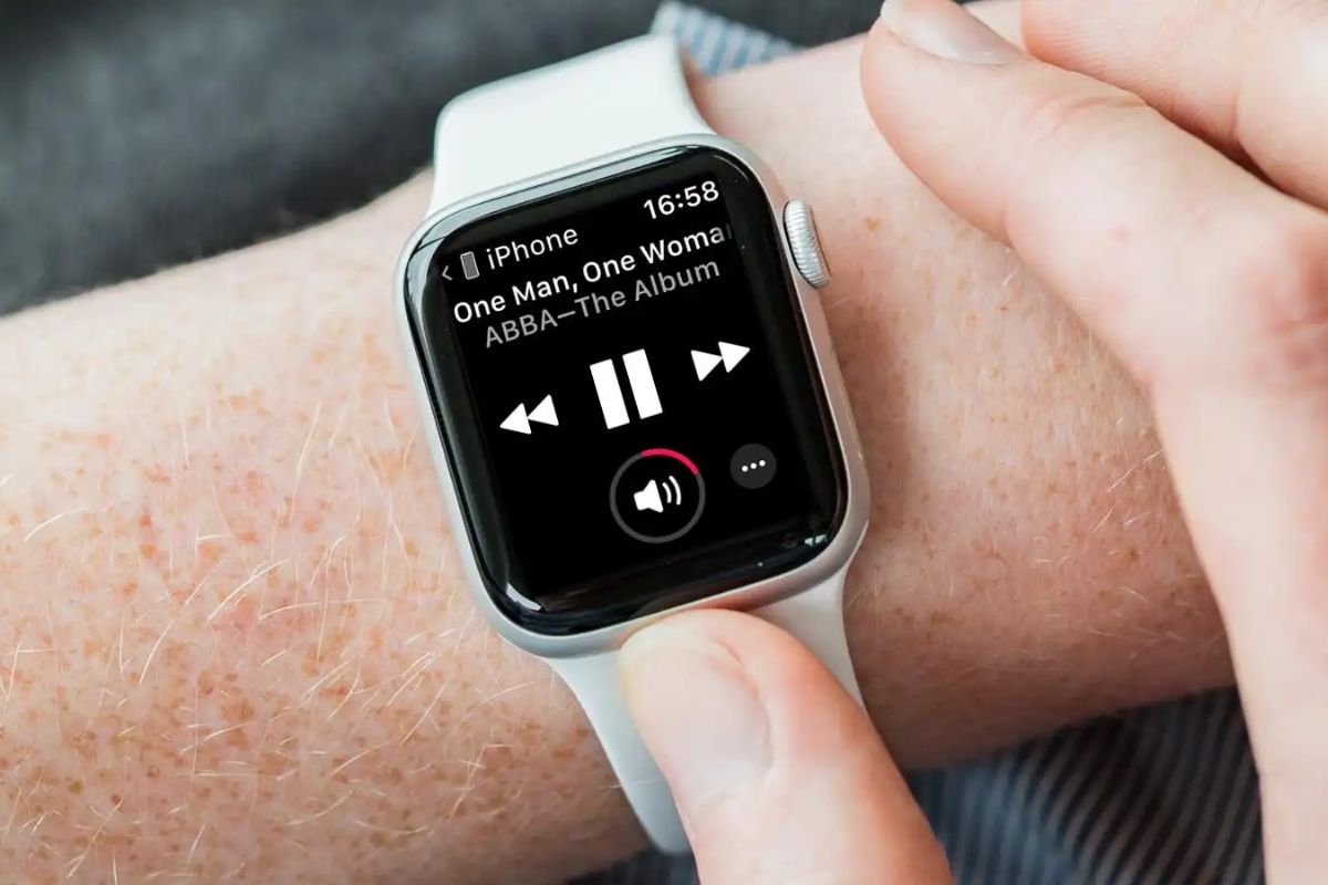 Thưởng thức nhạc và podcast mọi lúc mọi nơi với Apple Watch