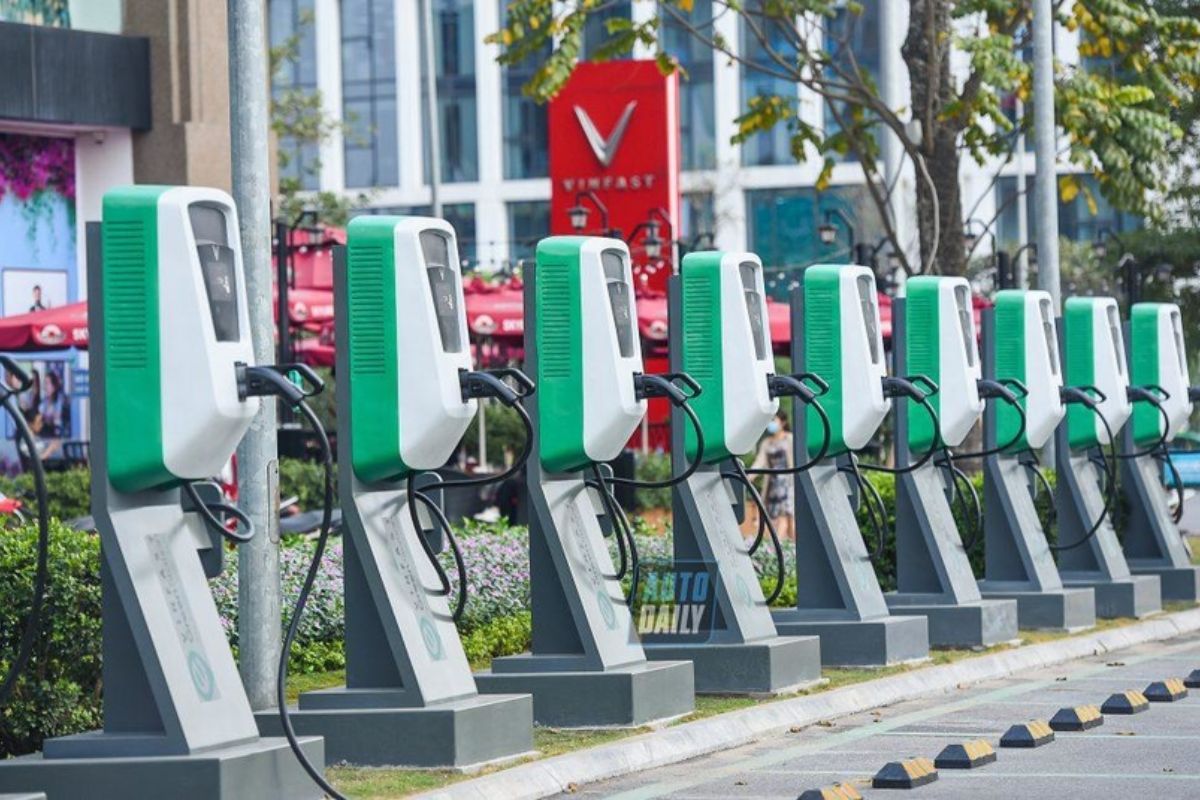Vì sao việc tìm trạm sạc xe điện gần nhất lại quan trọng?
