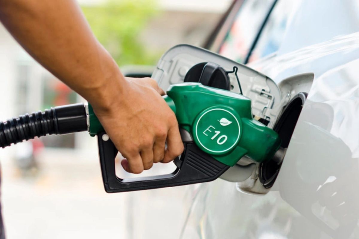 Xăng E10 là gì? Ưu nhược điểm và lộ trình áp dụng tại Việt Nam