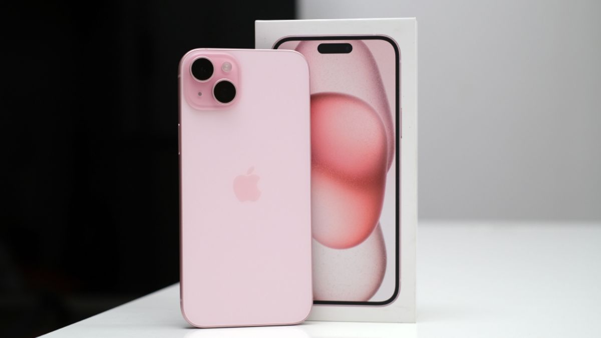 Ai nên mua iPhone 15 màu hồng