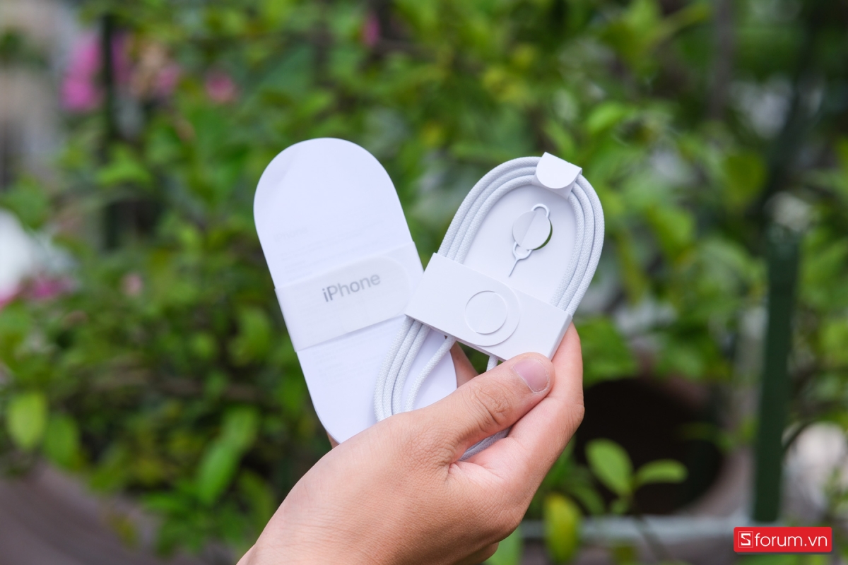 Pin của iPhone 17 màu xanh