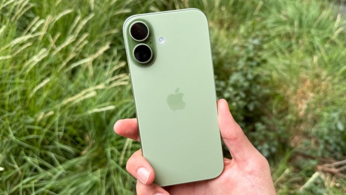 Ảnh thực tế iPhone 17 màu xanh: Tươi trẻ, hiện đại và nổi bật mọi góc nhìn