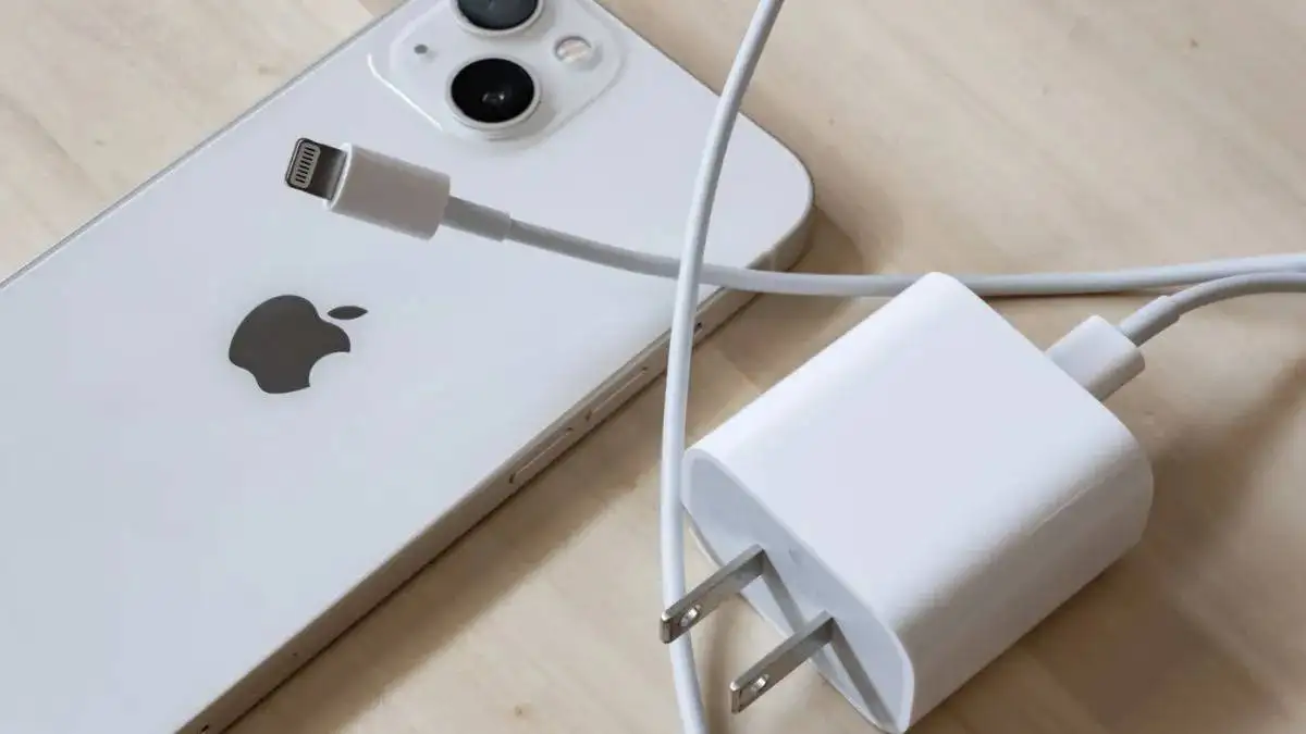 cách kiểm tra củ sạc iphone 20w Rủi ro khi sử dụng củ sạc iPhone 20W không chất lượng