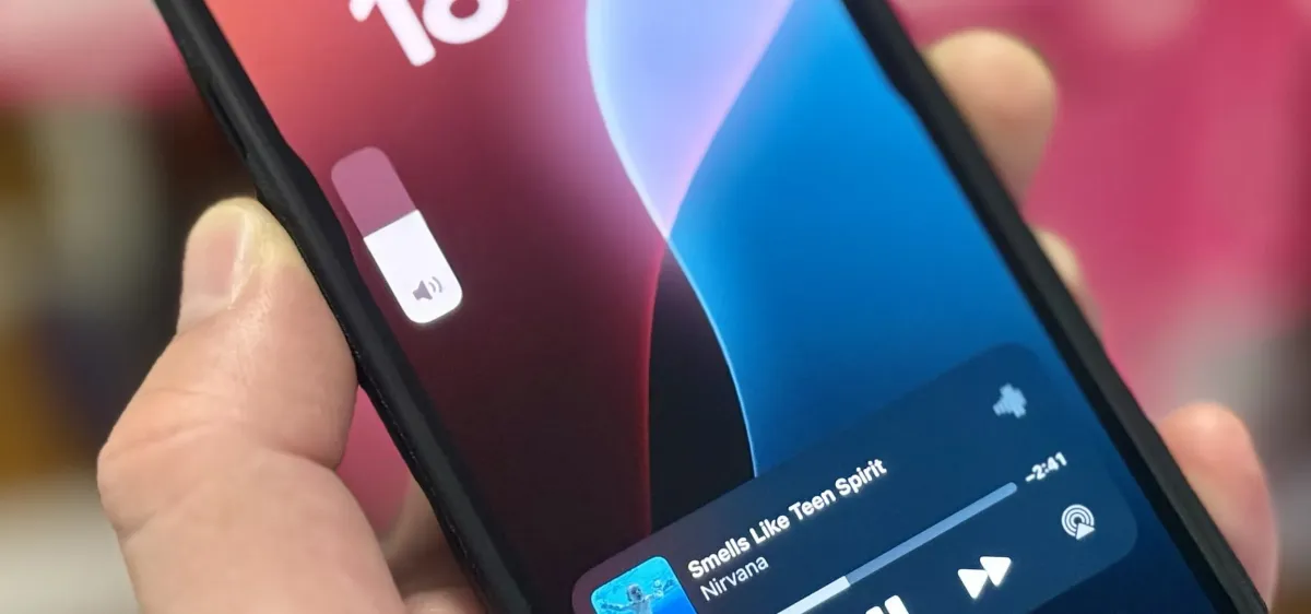 Nút tăng giảm âm lượng iPhone không bấm được do đâu?