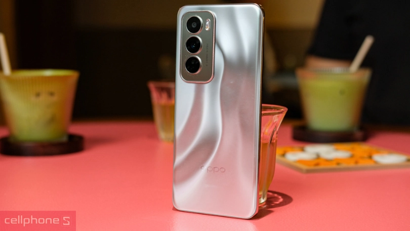 top điện thoại OPPO 3 camera dọc mới nhất hiện nay