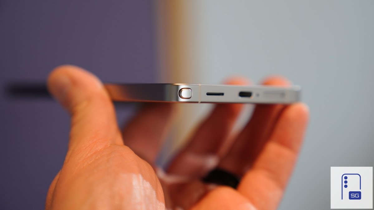 Tháo tác nhấn để lấy và cất bút