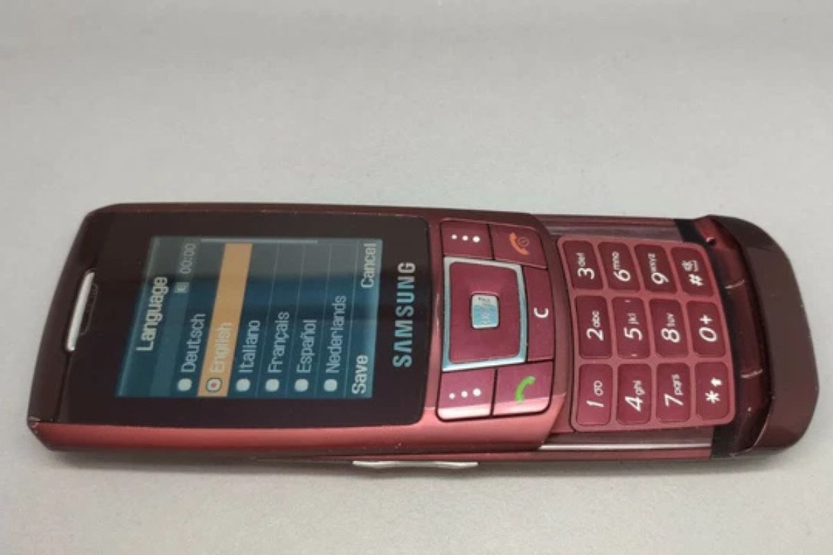 Hình ảnh điện thoại Samsung đời đầu độc lạ