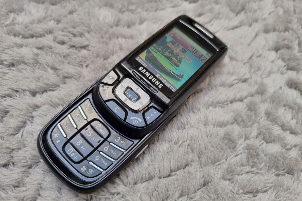 điện thoại samsung đời đầu SGH-D500