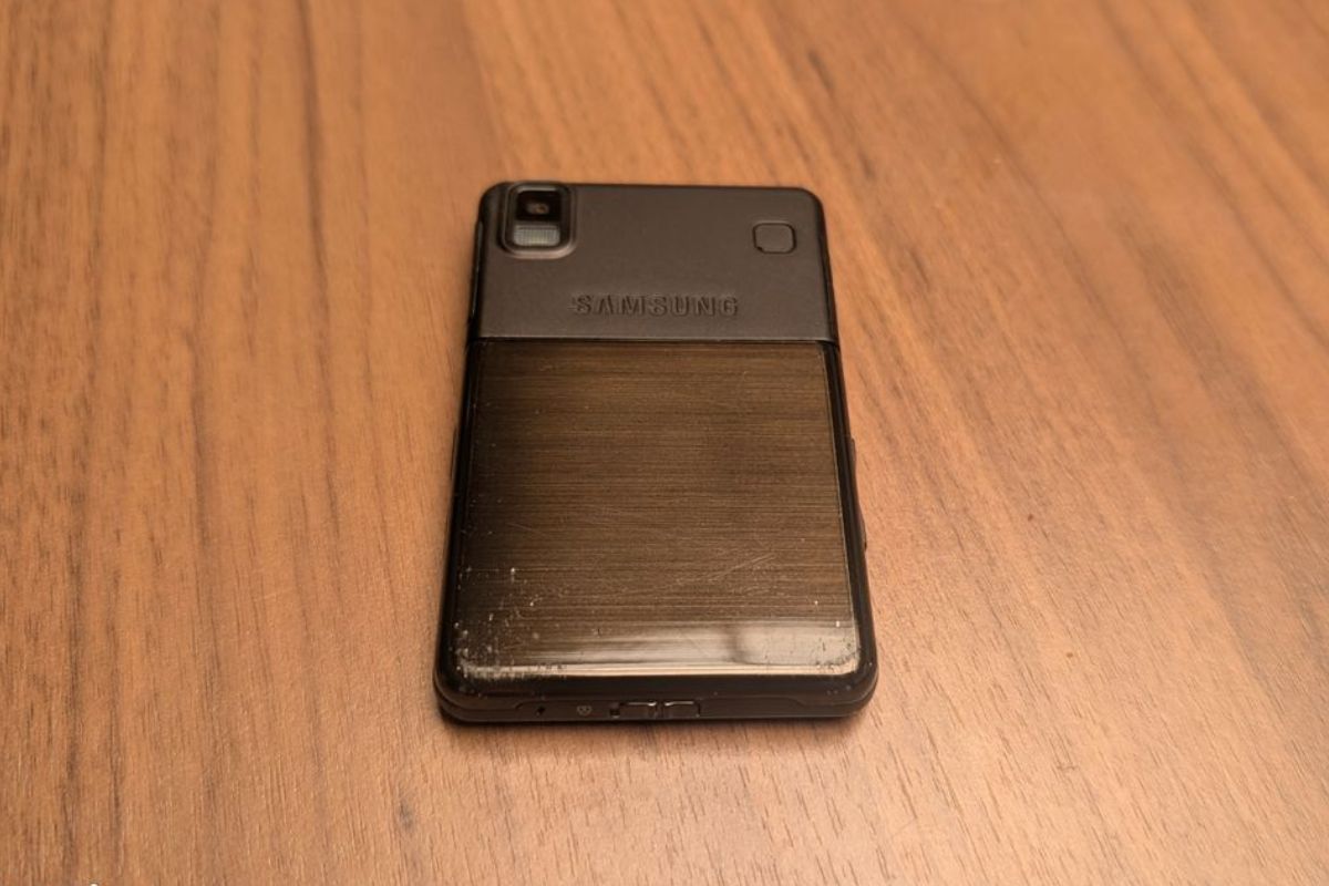 điện thoại samsung đời đầu SGH-P520 Giorgio Armani