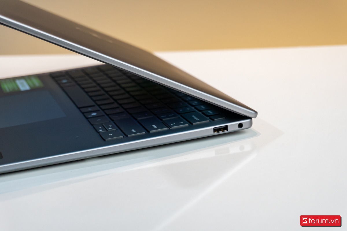 Trên tay Dell Inspiron 5441 với cổng kết nối