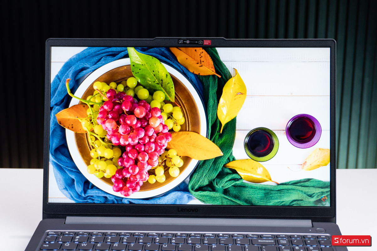 Trên tay Lenovo LOQ Essential 15ARP10E