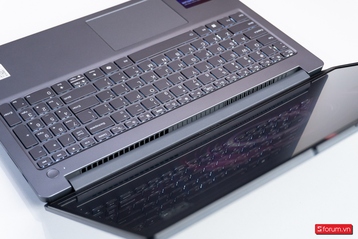 Trên tay Lenovo LOQ Essential 15ARP10E