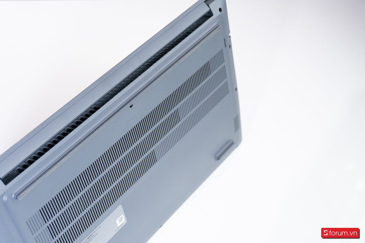 Trên tay Lenovo LOQ Essential 15ARP10E