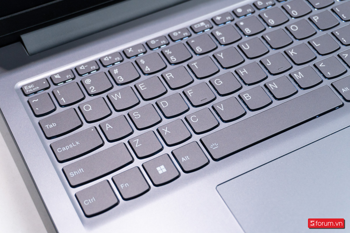 Trên tay Lenovo LOQ Essential 15ARP10E