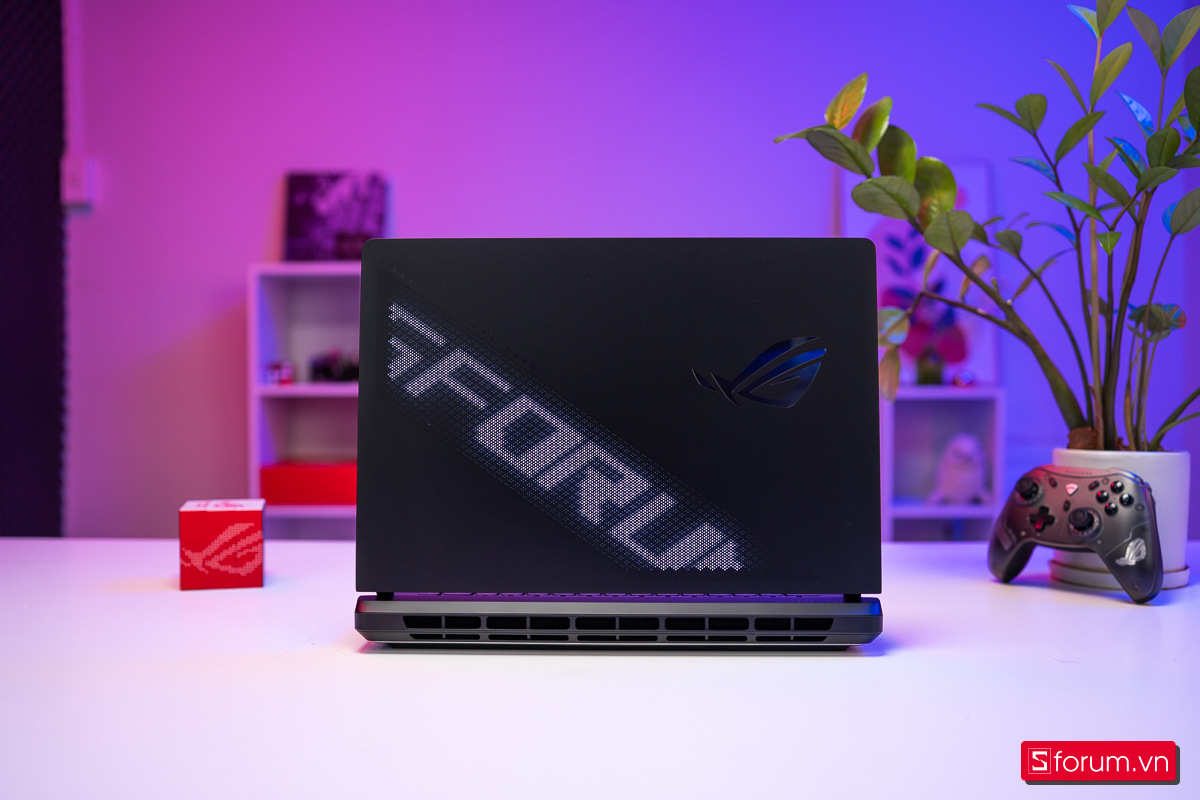 ASUS ROG Strix SCAR 16 2025