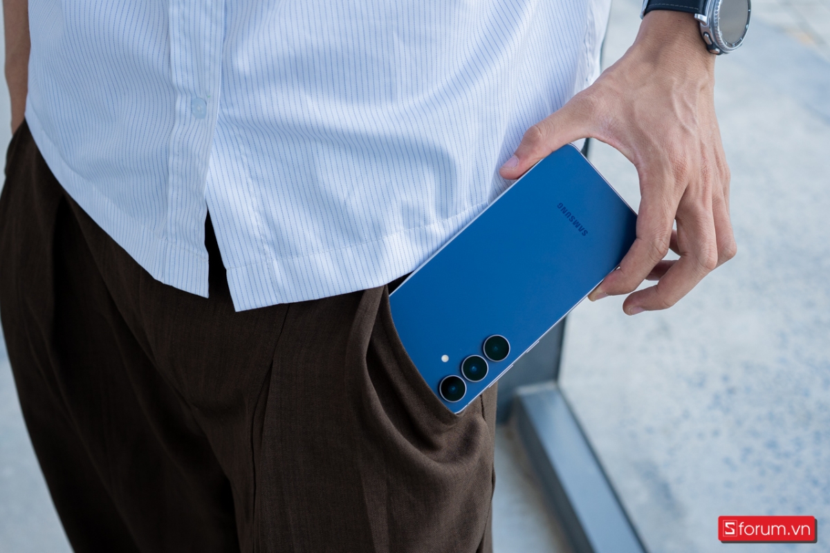 So sánh Xiaomi POCO F8 Pro vs Samsung Galaxy S25 FE