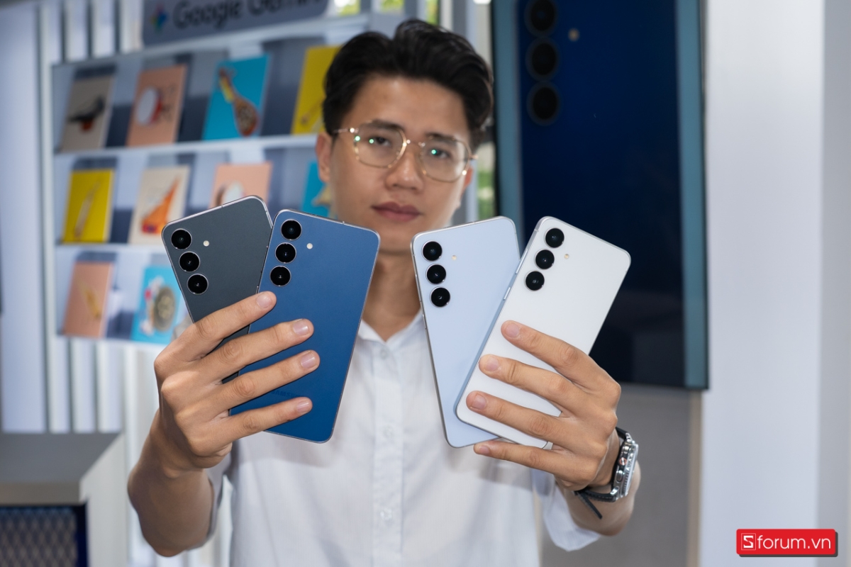 So sánh OPPO Reno15 vs Samsung Galaxy S25 FE