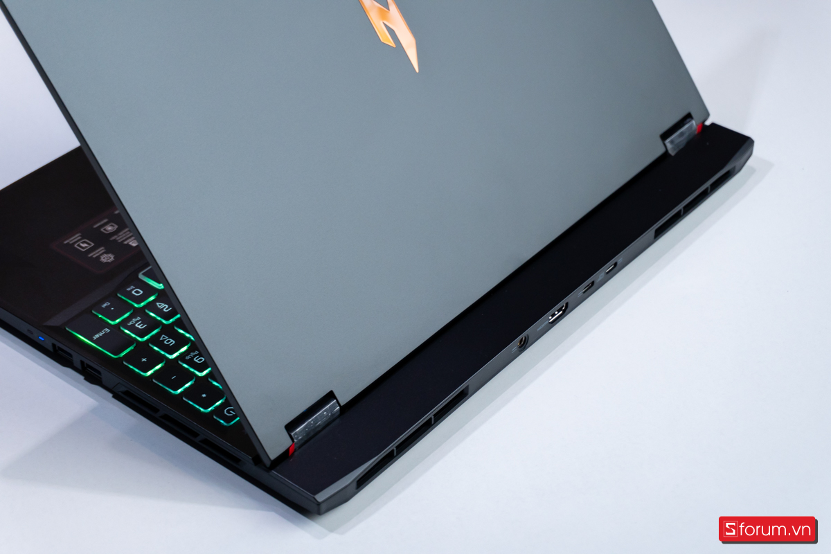 Trên tay Acer Nitro 16S AI ProPanel