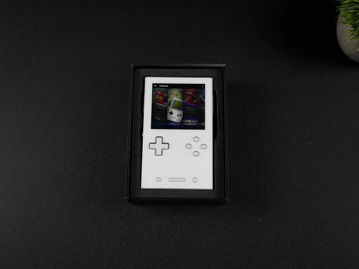 Đánh giá AYANEO Pocket VERT