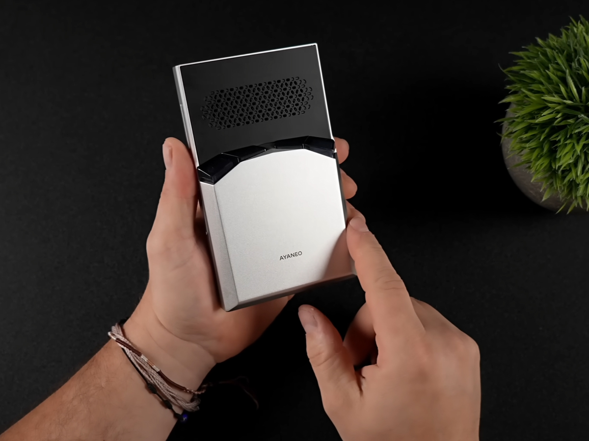 Đánh giá AYANEO Pocket VERT