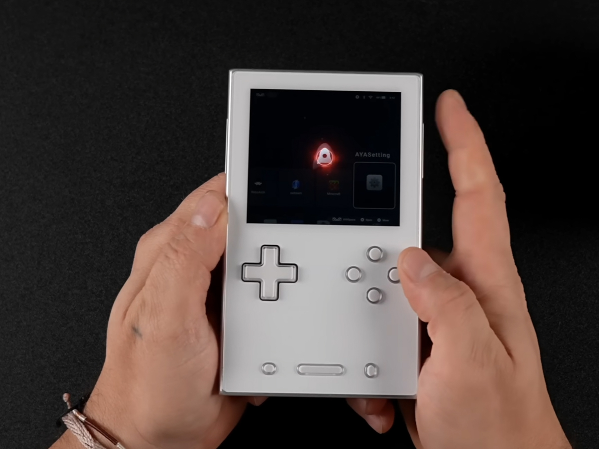 Đánh giá AYANEO Pocket VERT