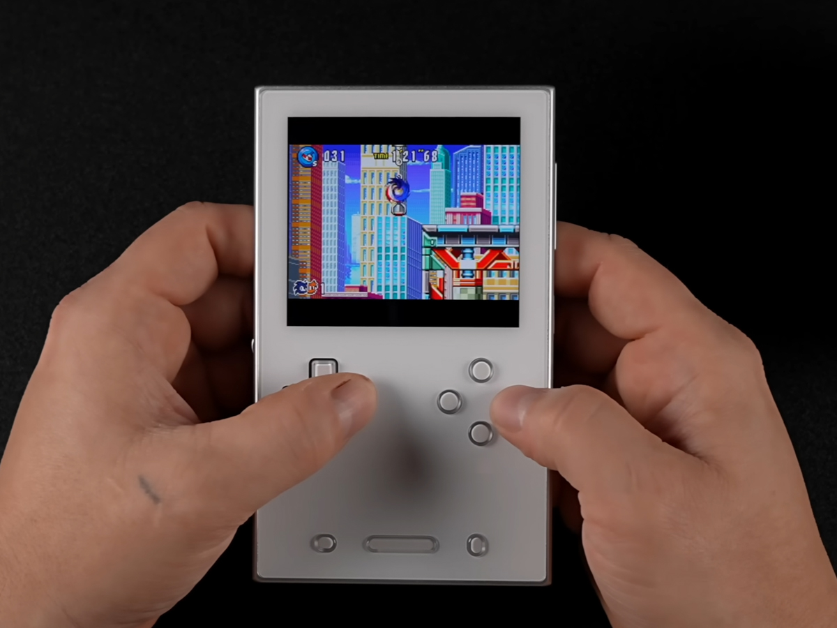 Đánh giá AYANEO Pocket VERT