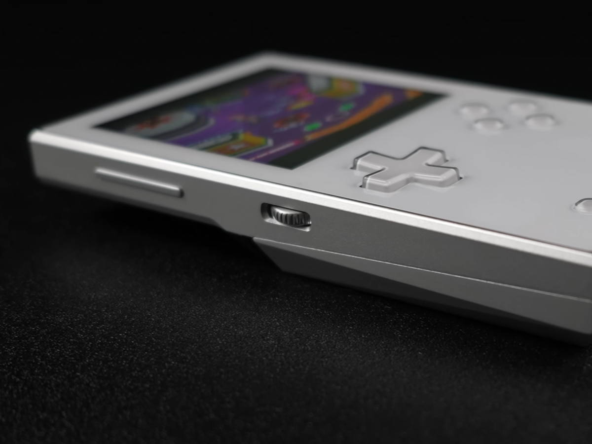 Đánh giá AYANEO Pocket VERT