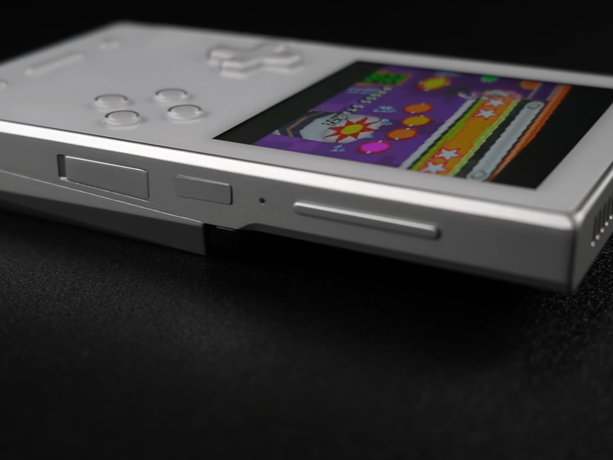 Đánh giá AYANEO Pocket VERT