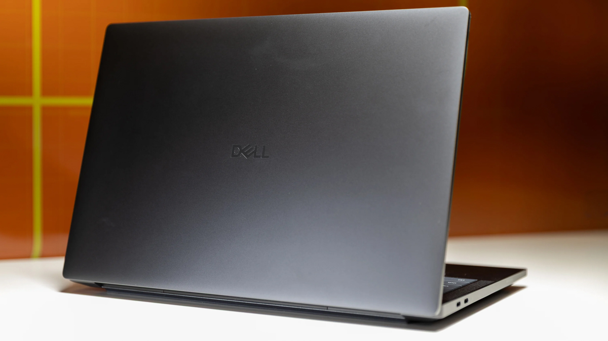Đánh giá Dell Pro Max 14 Premium 2026