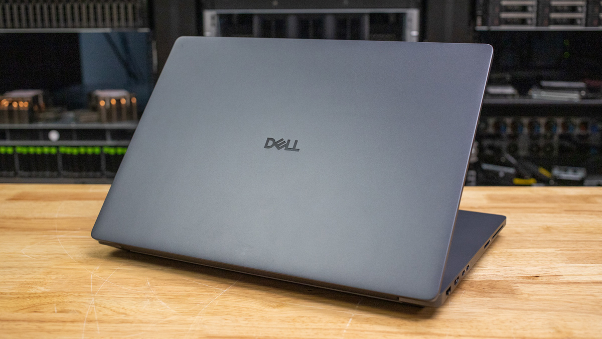 Đánh giá Dell Pro Max 18 Plus 2026: Chiếc laptop 400 triệu này có gì đặc biệt và dành cho ai?