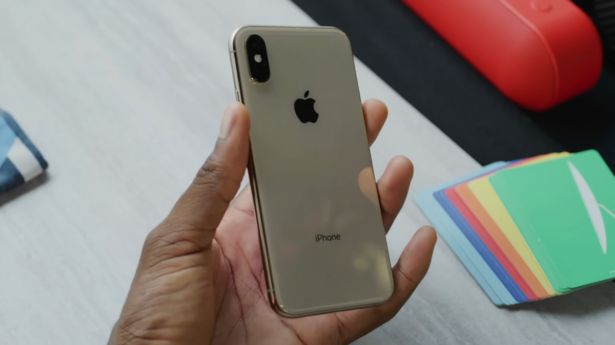 Có nên mua iPhone Xs không