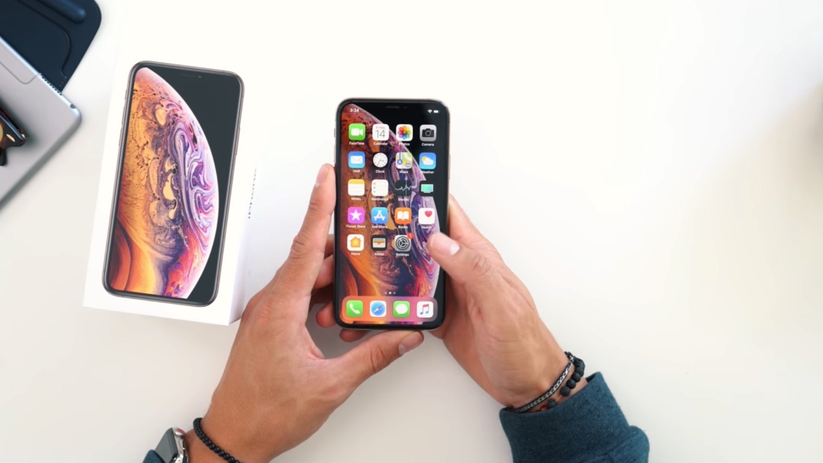 Có nên mua iPhone Xs không