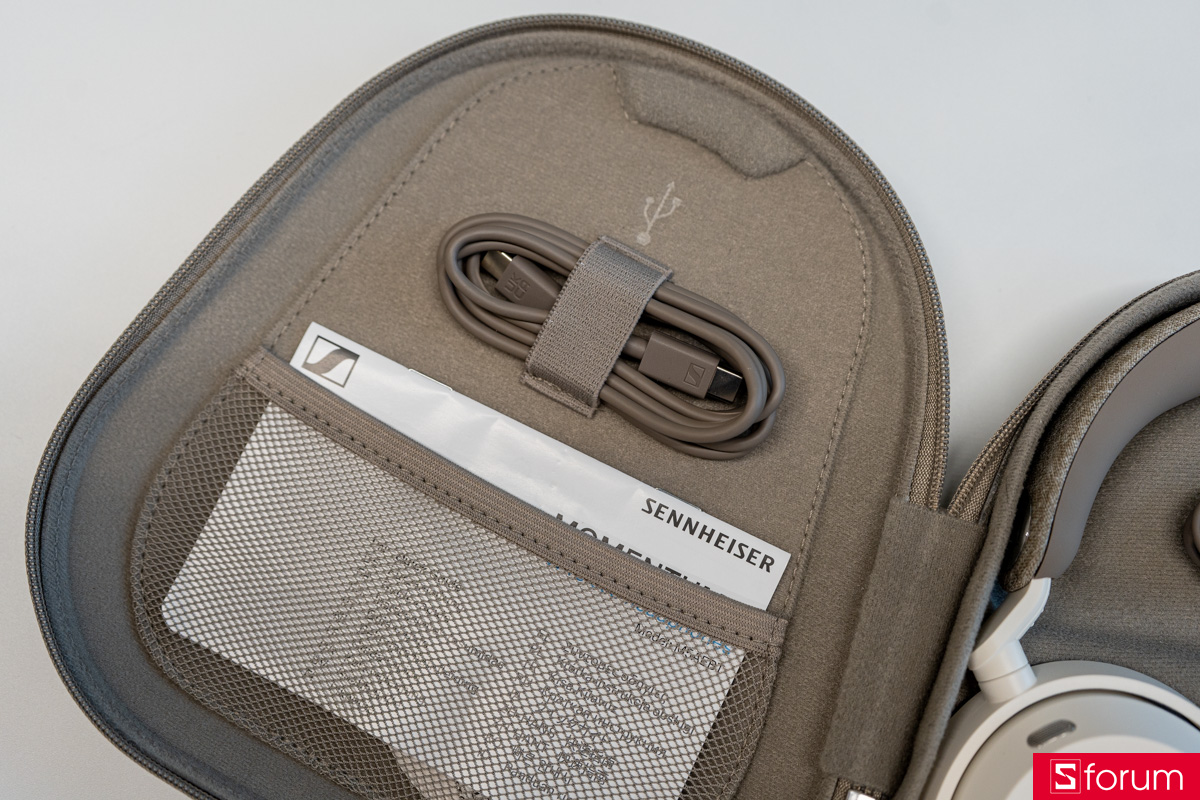 Trên tay Sennheiser MOMENTUM 5 về phụ kiện