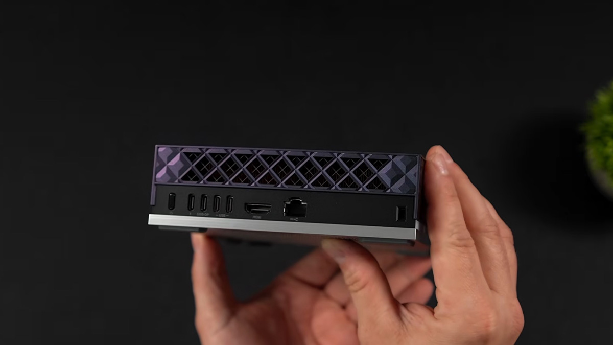 Đánh giá AMD Ryzen AI Halo Mini PC cổng kết nối