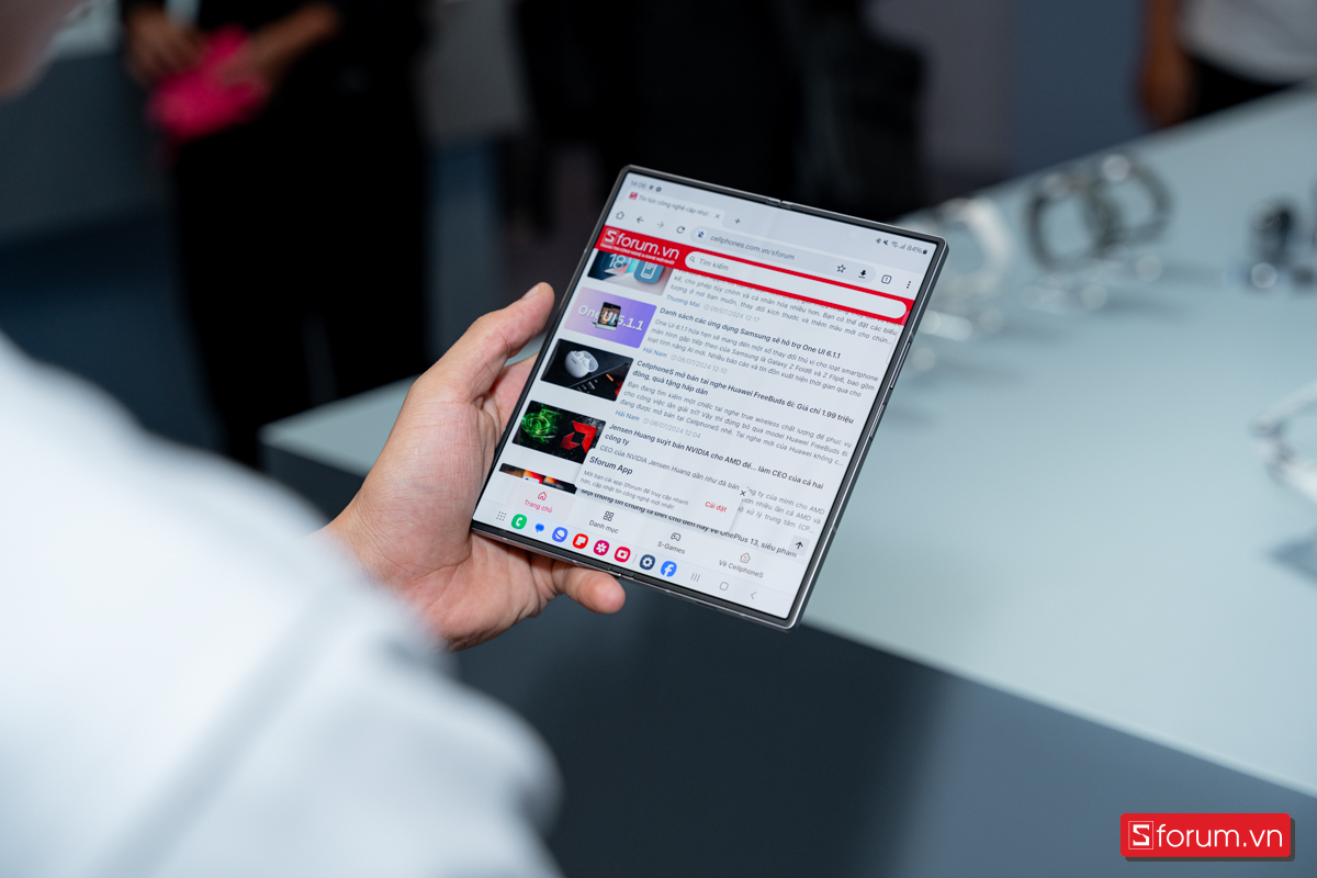 So sánh Samsung Galaxy Z Fold8 Ultra vs Z Fold6 về màn hình
